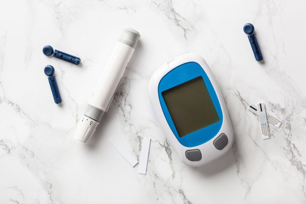 glucometer-ketometer-lancet for ketosis measuring